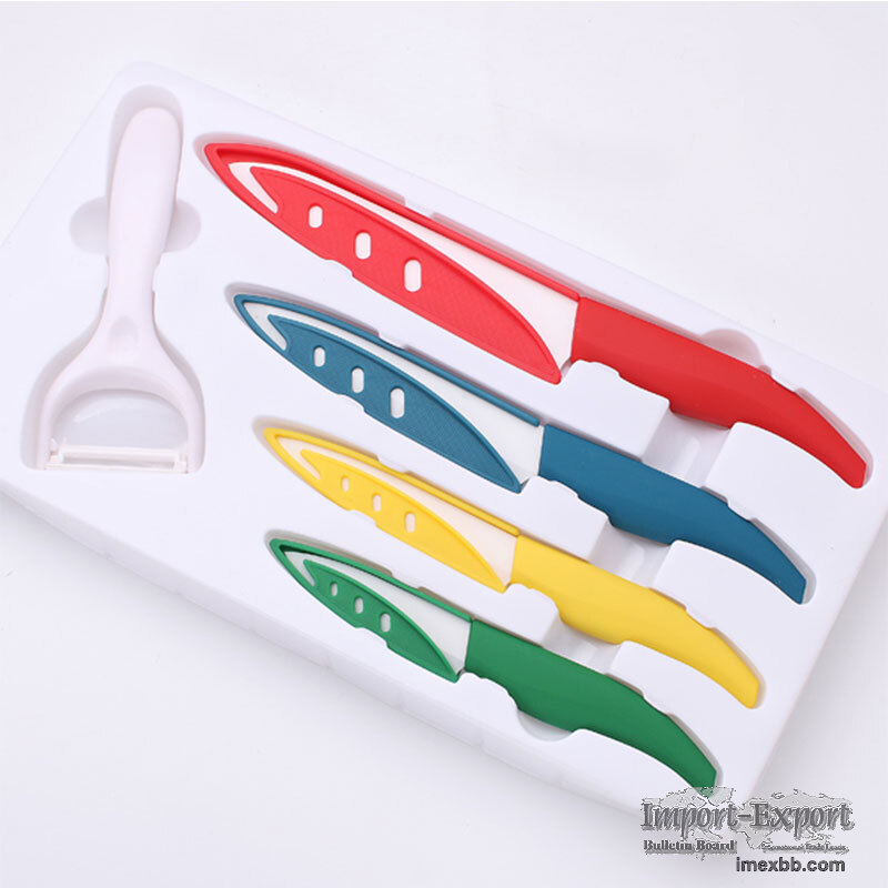 Set Of 4 Knives With Peeler