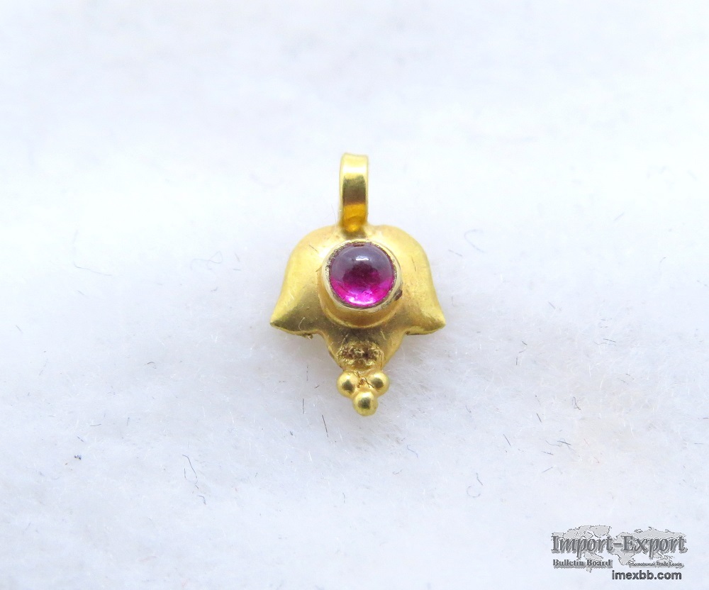  18k gold charm • pendant findin