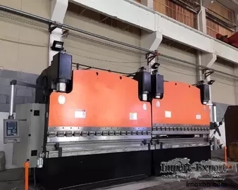 7.5kw 2500mm Multi-Axis CNC Hydraulic Press Brake 100t For Steel Tower / Tr