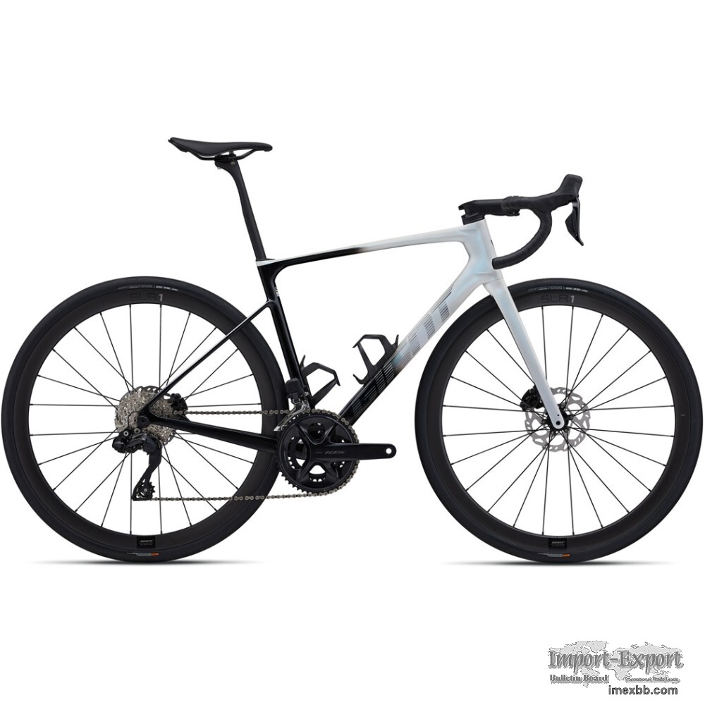 2024 Giant Defy Advanced Pro 1 Road Bike ( PIENARBIKESHOP )
