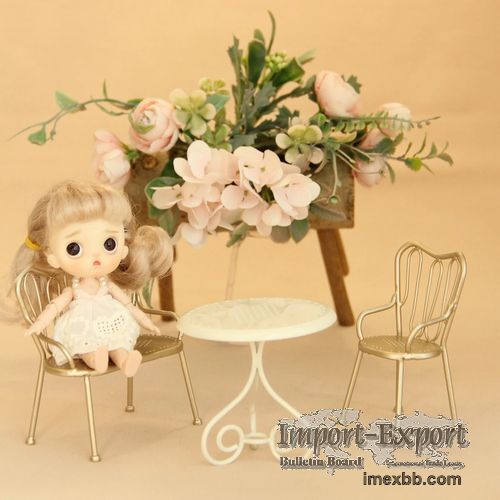 Miniature Dollhouse Kitchen Table and Chair