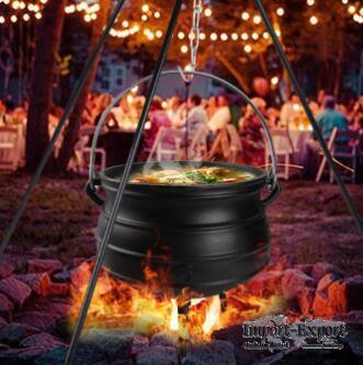 Cast iron pot with lid and 3 legs