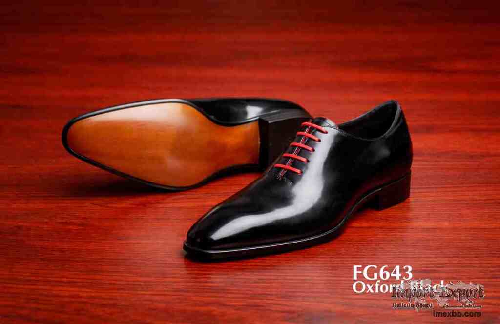 Polished black Oxford shoes for sell 