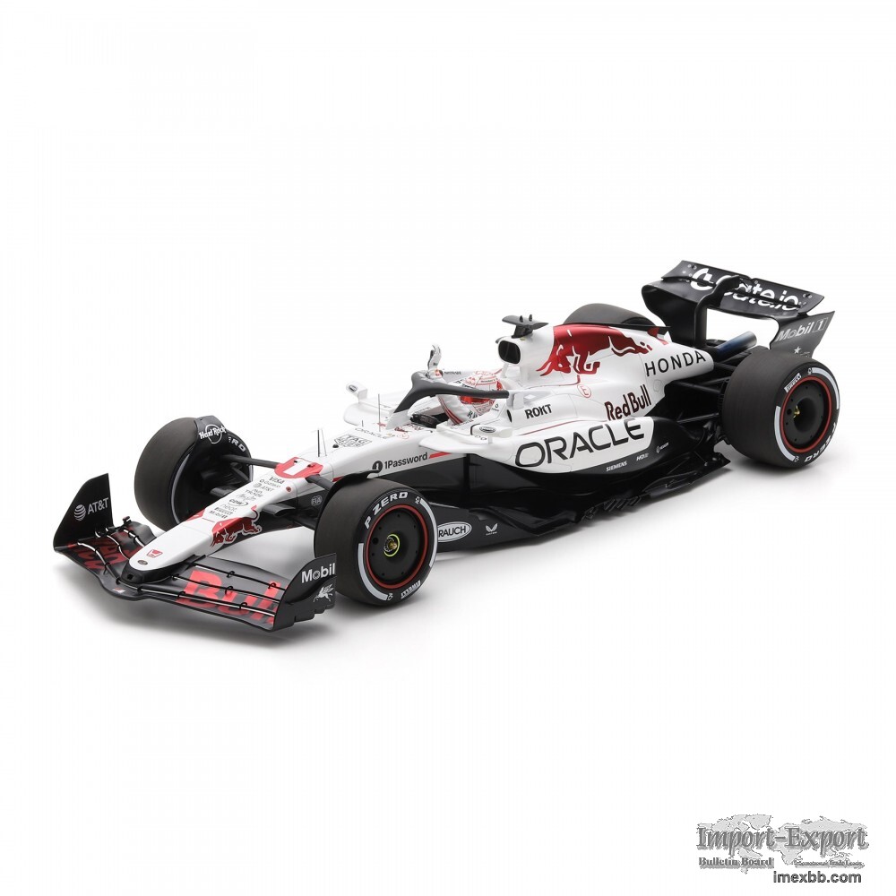 Spark Red Bull RB21 w. Pit Board - 1st 2025 Japanese (MEGATRONTOYS)