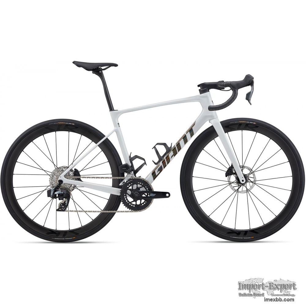 2026 Giant Defy Advanced Pro 1 Road Bike (BIKOTIQUE)